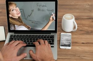 How to Make Money Selling Courses Online
