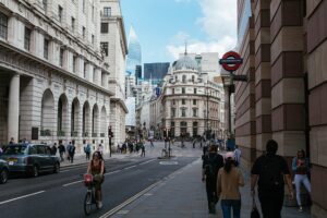 Factors to Consider When Choosing an Online Bank